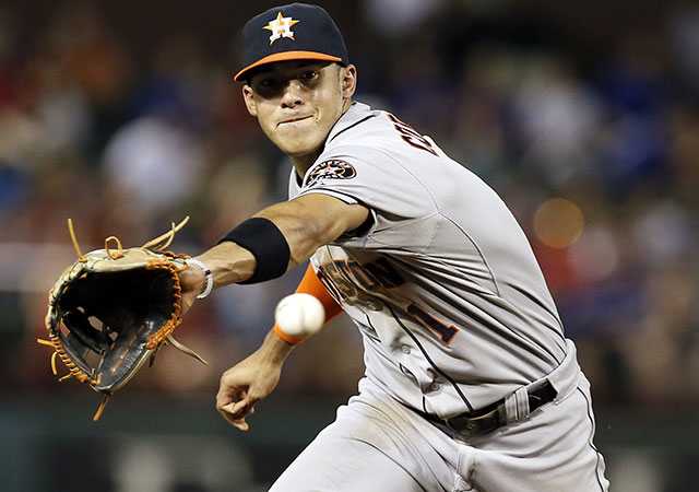 carlos-correa-astros-fielding.jpg